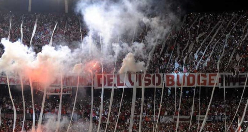 River Plate - Em 2011, os Millonarios foram rebaixados no Campeonato Argentino após mais de cem anos na elite do futebol argentino. Esse foi um dos piores momentos na história do River Plate.