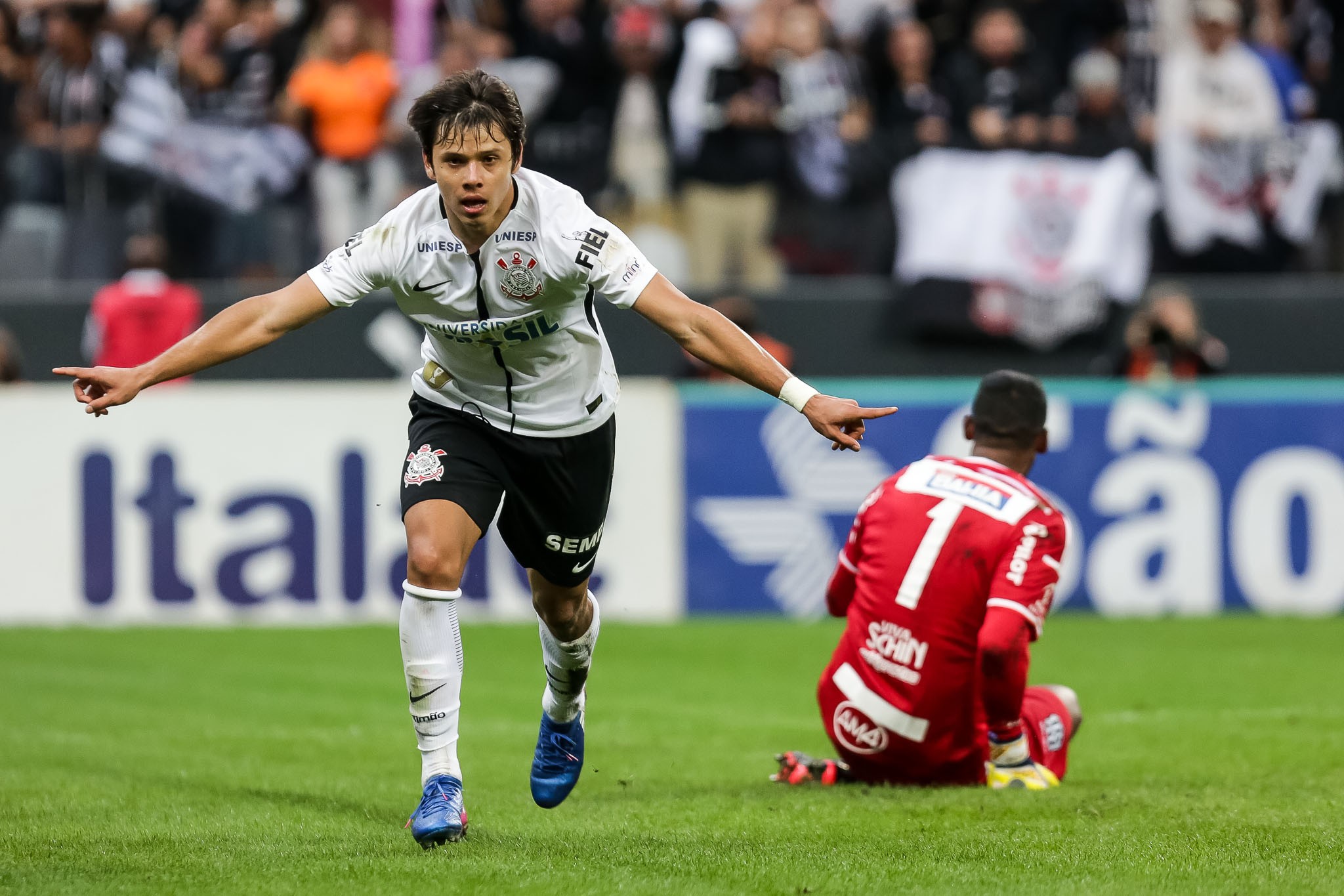 O maior artilheiro da Arena Corinthians é o atacante paraguaio Ángel Romero, que deixou o clube em julho de 2019. O jogador fez 27 gols no estádio e está a frente de Jô, com 17 e Guerrero, com 15 tentos marcados.