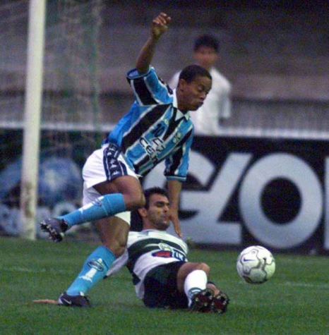 Ronaldinho Gaúcho (meia-atacante): torcedor do Grêmio – defendeu o clube de 1998 a 2001 – aposentado