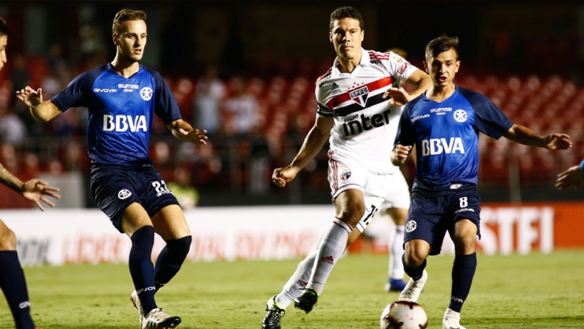 2019 - A sina do São Paulo de ser eliminado em mata-matas teve mais um capítulo naquele ano. Desta vez, o Tricolor foi eliminado pelo modesto Talleres (ARG), ainda na primeira fase da Libertadores. A derrota já colocou pressão na equipe.