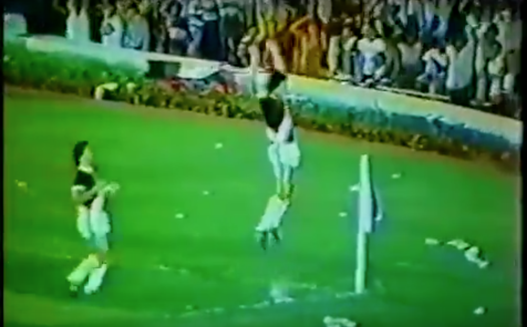 Vasco 5 x 2 Corinthians - 4/5/1980 - Aquele jogo marcava o retorno de Roberto Dinamite ao Vasco, após breve passagem pelo Barcelona. Naquele dia de festa, o atacante retribuiu com cinco gols.