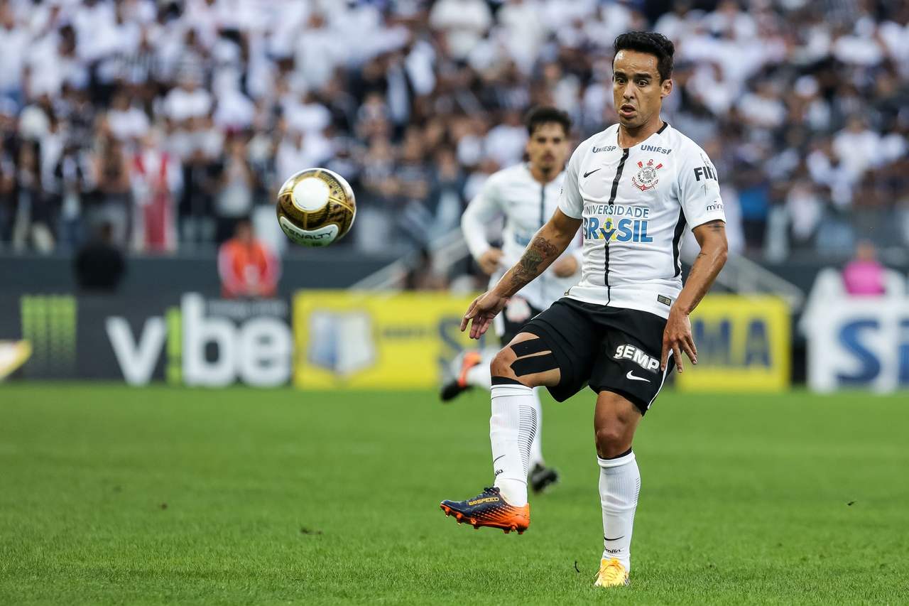 Jadson é quem mais deu assistências para gol no Corinthians neste século. Foram 63 passes que viraram gol em 245 jogos (fez ainda 50 gols) em suas passagens de 2014 a 2015 e entre 2017 e 2019.