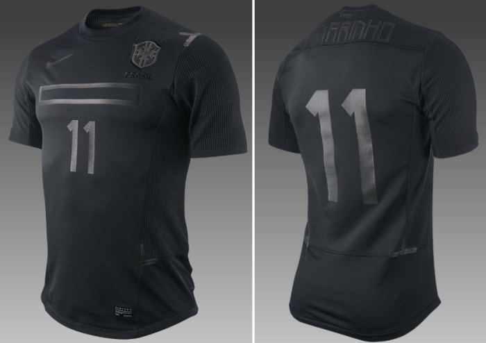 A Nike vendeu em 2011 uma camisa da Seleção Brasileira no modo 'Black' , totalmente preta. A CBF vetou os uniformes de cor preta de jogos oficiais.