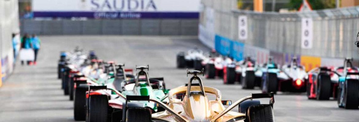 Alejandro Agag, CEO da Formula E, afirmou que as chances de retornar com a temporada 2019/2020 da categoria elétrica são de 50%. Agag confirmou que a prioridade será de tentar realizar corridas com portões fechados.