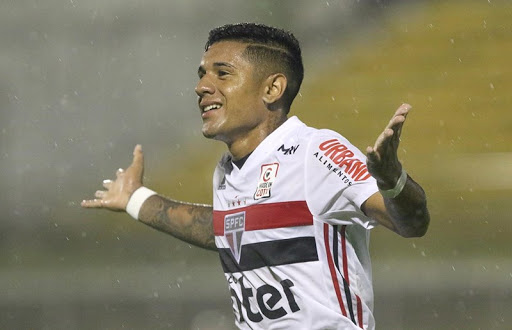 ESQUENTOU - O São Paulo acertou a renovação de empréstimo do atacante Galeano. O vínculo, que terminaria no próximo dia 31, foi prorrogado até o final da temporada. O paraguaio está emprestado pelo Rubio Ñu, do Paraguai. A informação foi divulgada incialmente pelo 'GE' e confirmada pelo LANCE!.