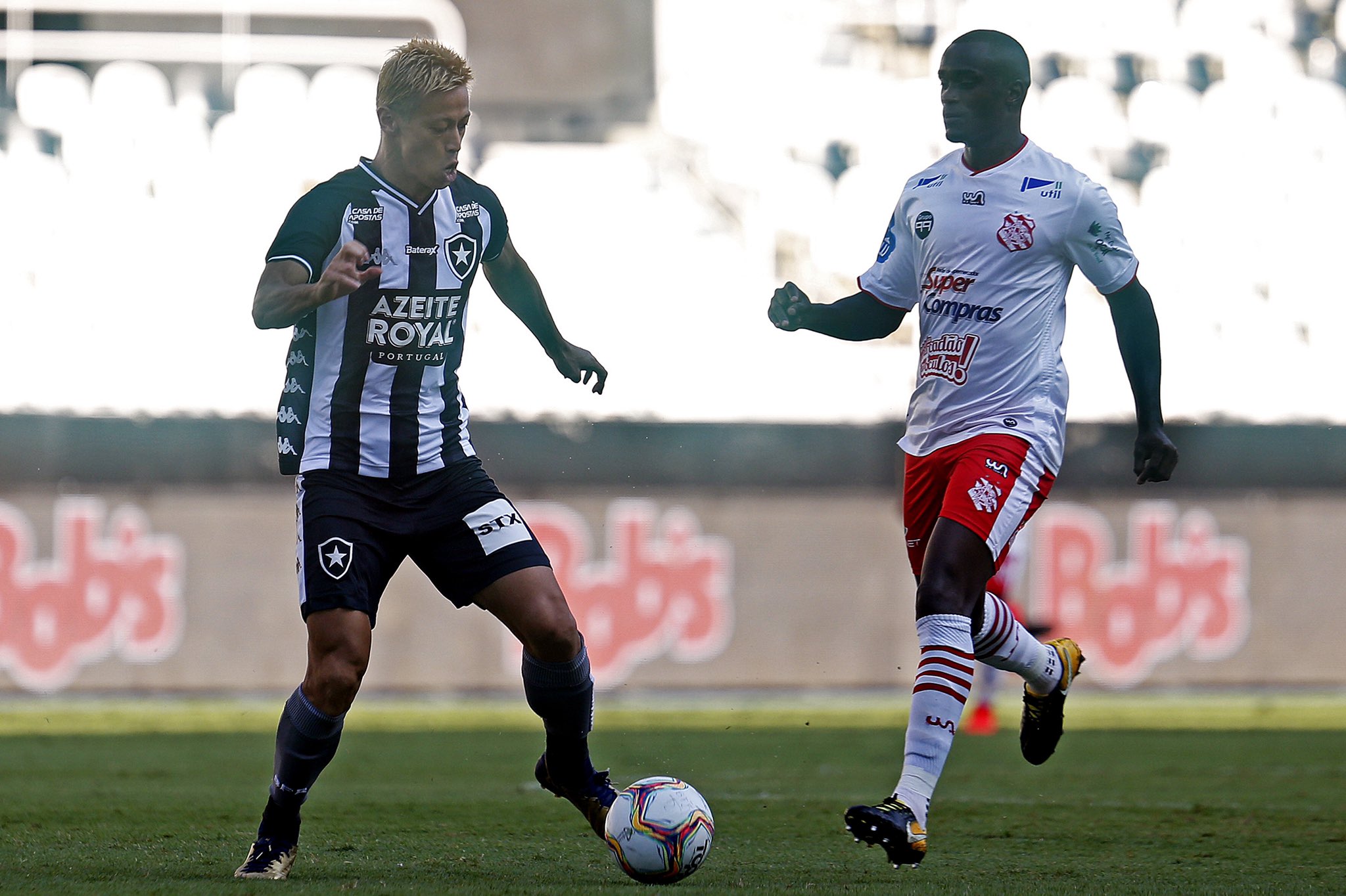 BOTAFOGO: Gatito Fernández; Barrandeguy, Marcelo Benevenuto, Kanu, Guilherme Santos (Danilo Barcelos); Honda, Caio Alexandre; Luís Henrique, Bruno Nazário, Luiz Fernando; Matheus Babi (Pedro Raul). Técnico: Paulo Autuori