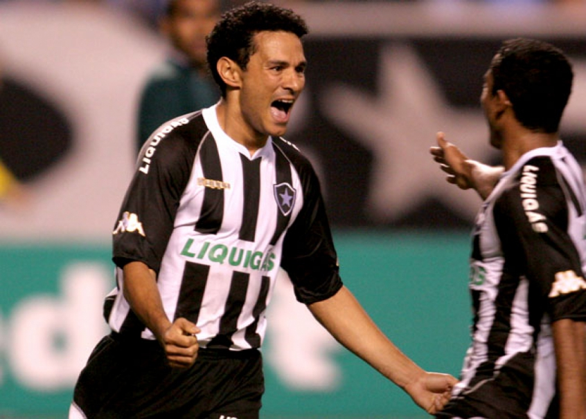 No Brasileirão de 2004, o Botafogo aplicou uma goleada sobre o Internacional, pelo placar de 5 a 1, no Caio Martins. Na partida pelo Campeonato Brasileiro, marcaram Túlio Guerreiro, Luizão, Almir, Camacho e Raúl Estévez