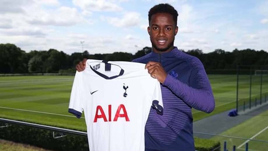 FECHADO - Ryan Sessegnon, polivalente atleta do Tottenham, será emprestado ao Hoffenheim, da Alemanha, por uma temporada. O clube alemão disputa a Liga Europa.