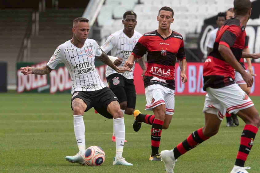 O Corinthians segue em má fase na temporada. Jogando com portões fechados em sua arena, a equipe apenas empatou por 1 a 1 com o Ituano na tarde deste domingo, pelo Campeonato Paulista. Mais uma vez o Timão não realizou uma grande partida, e o meia-atacante Luan foi um dos raros destaques do time. Confira as notas do Corinthians no LANCE! (por Carlos Bandeira de Mello - carlosantoniobdemello@gmail.com)