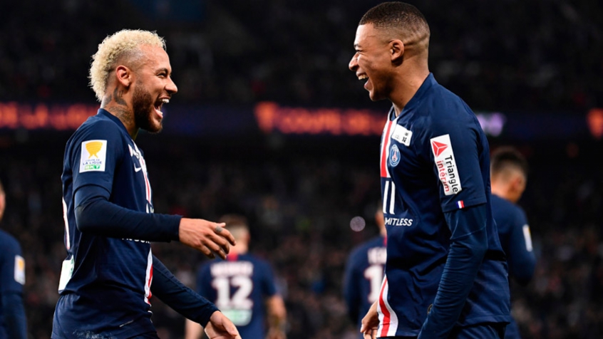 MORNO: O Paris Saint-Germain tenta negociar uma redução salarial com os seus jogadores e o corte percentual de atletas como Mbappé, Neymar e Thiago Silva pode chegar em 50%, segundo o “Le Parisien”. Essa medida pode ser decisiva para que o atacante francês se afaste de uma negociação de renovação de contrato frente o interesse do Real Madrid em contar com camisa sete.