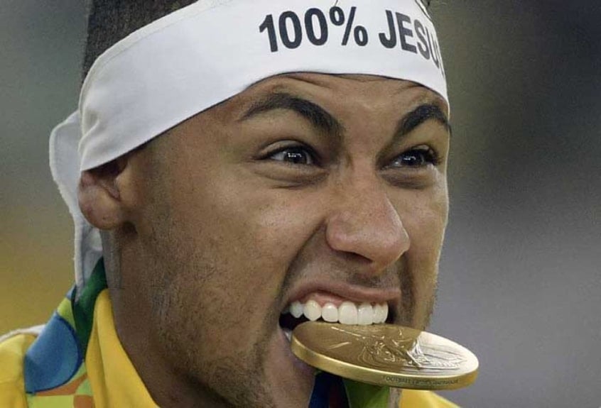 Neymar partiu para a cobrança e garantiu a vitória por 5 a 4 e a medalha de ouro da Seleção Brasileira.