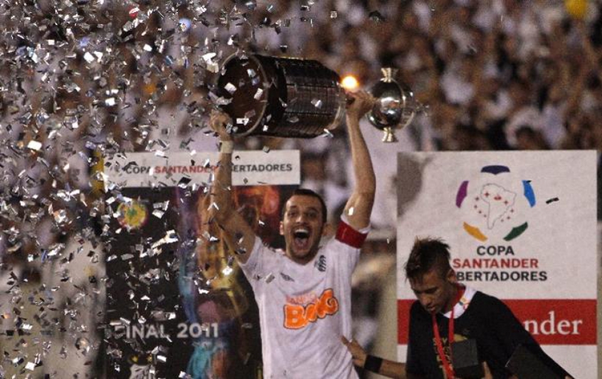5) Santos (12 títulos): Libertadores (2011), Recopa Sul-Americana (2012), Campeonato Brasileiro (2002 e 2004), Copa do Brasil (2010) e Campeonato Paulista (2006, 2007, 2010, 2011, 2012, 2015 e 2016).