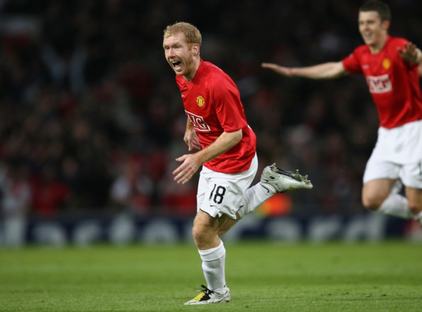 22 –Scholes: atuava como meia e é ídolo do Manchester United, onde conquistou, entre outros títulos, duas Ligas dos Campeões