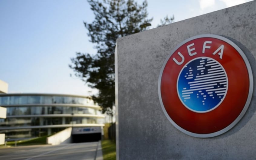 Na última segunda-feira, a Uefa anunciou que está contribuindo com 236,5 milhões de euros (cerca de R$ 1,5 bilhão) para ajudar durante a atual crise. Cada uma das 55 federações receberá 4,3 milhões de euros (R$ 26,2 milhões).