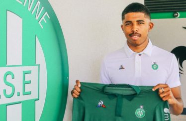 Wesley Fofana, zagueiro do Saint-Étienne, tem 19 anos e é avaliado em 13,7 milhões de euros (cerca de R$ 74 milhões).