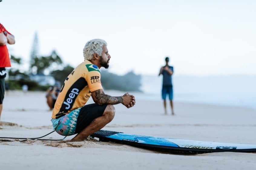 A WSL (World Surf League) anunciou em seu site que haverá tentativas para a disputa de algumas etapas dos torneios masculino e feminino, júnior e profissional. No entanto, as etapas de Saquarema, no Rio de Janeiro, por exemplo, estão adiadas.
