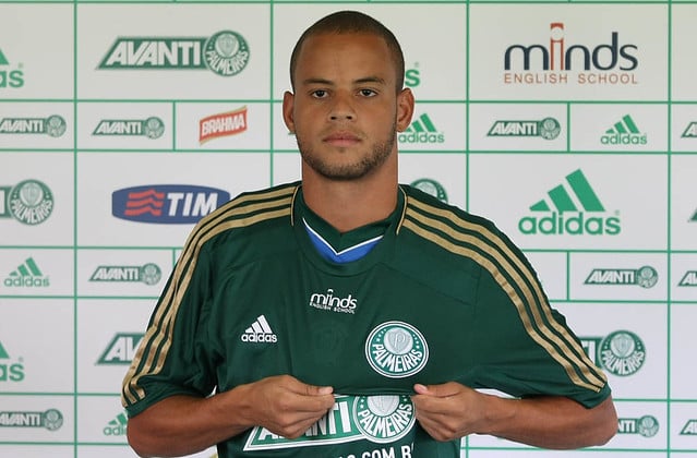 Contratado da Portuguesa em 2014, o volante Bruninho quase não atuou. Depois, jogou por Santa Cruz, Mogi Mirim e Juventude e, desde o ano passado, defende o XV de Piracicaba.