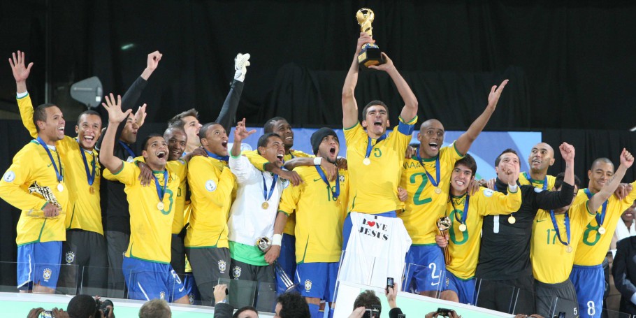 O Brasil venceu a Copa das Confederações em 2009 ao bater os Estados Unidos por 3 a 2. O jogo, entretanto, não foi nada fácil. Os estadunidenses fizeram 2 a 0 no primeiro tempo e a Seleção Brasileira teve que suar para vencer no segundo tempo. Com dois gols de Luís Fabiano e um de Lúcio, o time de Dunga foi campeão.