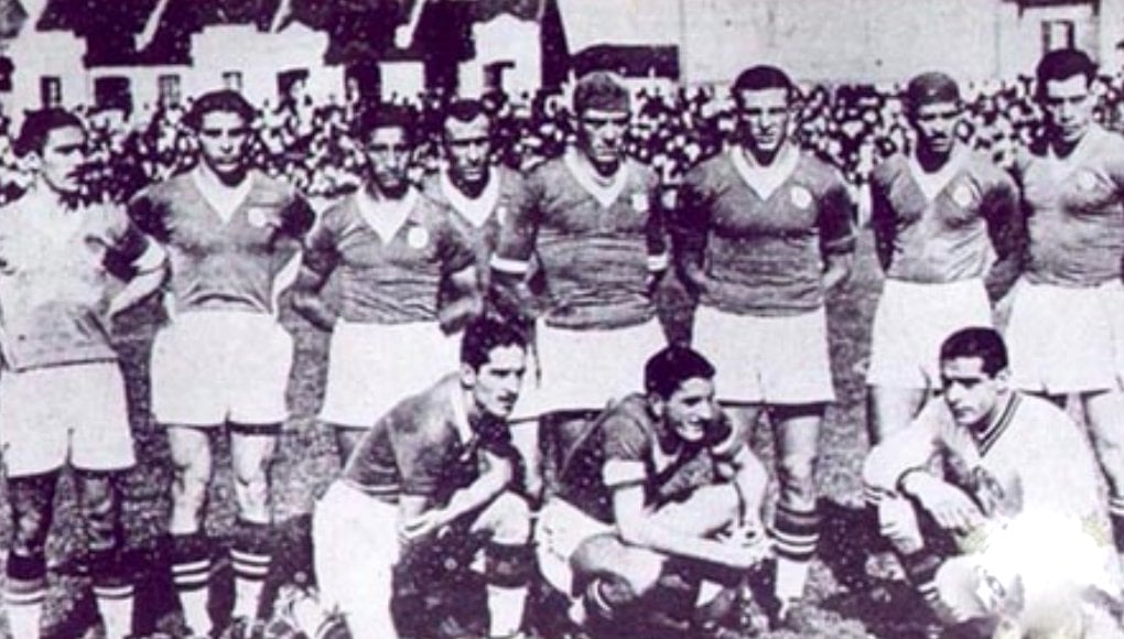 Em 9 de maio de 1937, foi decidido o Campeonato Paulista de 1936, e o Palestra Itália, jogando em casa, ficou com o título ao vencer o Corinthians por 2 a 1. Gols de Luizinho e Moacyr.