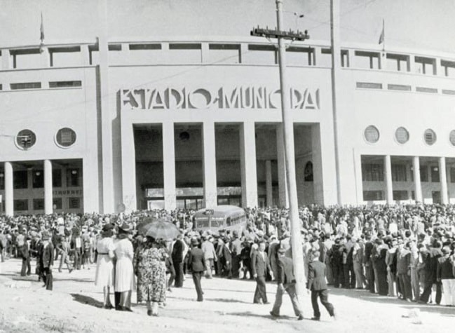 Primeiro jogo - Taça Cidade de São Paulo - Corinthians 4 x 2 Atlético-MG - gols de Servílio, Dino, Carlinhos e Lopes (28/4/1940)