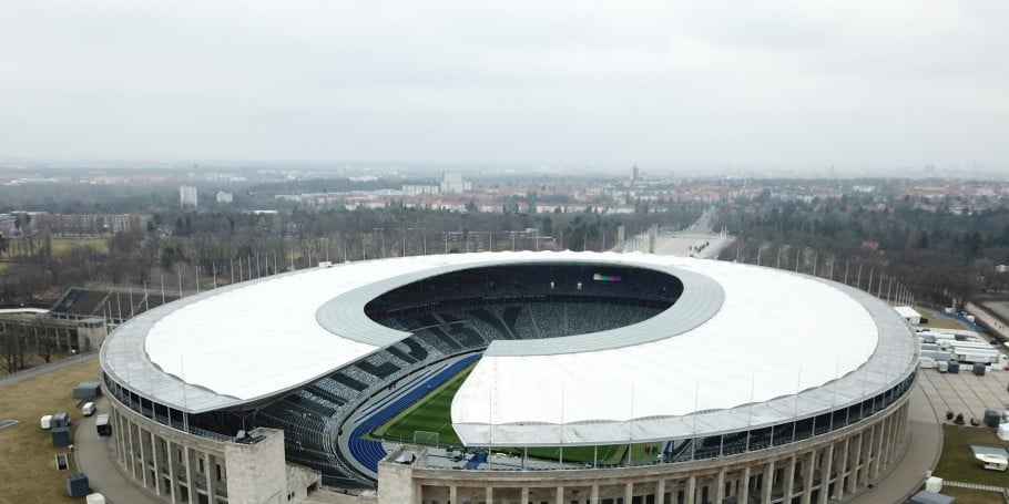 Estádio Hertha BSC: Hertha Berlim - Capacidade: 55.000- Previsão de entrega: 2025 - Atualmente o clube atua no Estádio olímpico de Berlim.