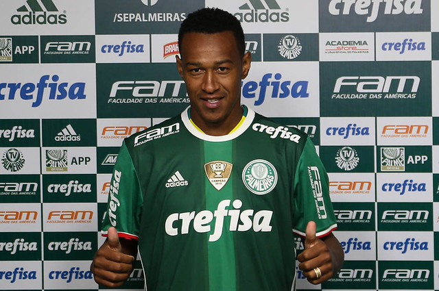 Opção na lateral esquerda ou no meio-campo, Fabrício chegou do Cruzeiro para o Palmeiras em 2016, mas pouco jogou. Hoje, está no Água Santa, que disputa o Campeonato Paulista.