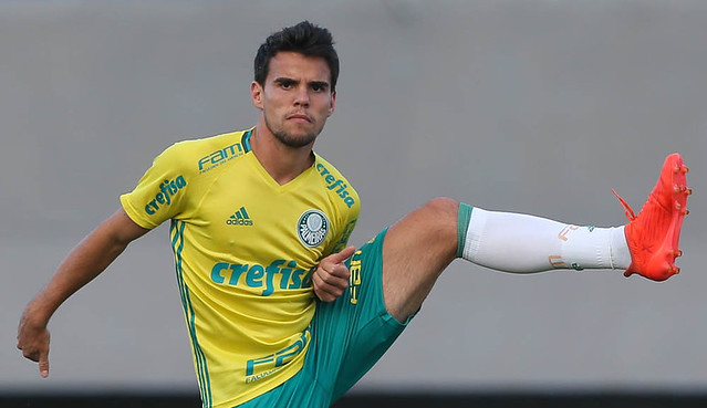 Uma das contratações para 2016, o volante Rodrigo veio do Goiás e só teve um jogo oficial no Palmeiras. Hoje, está no Tombense, de Minas Gerais.