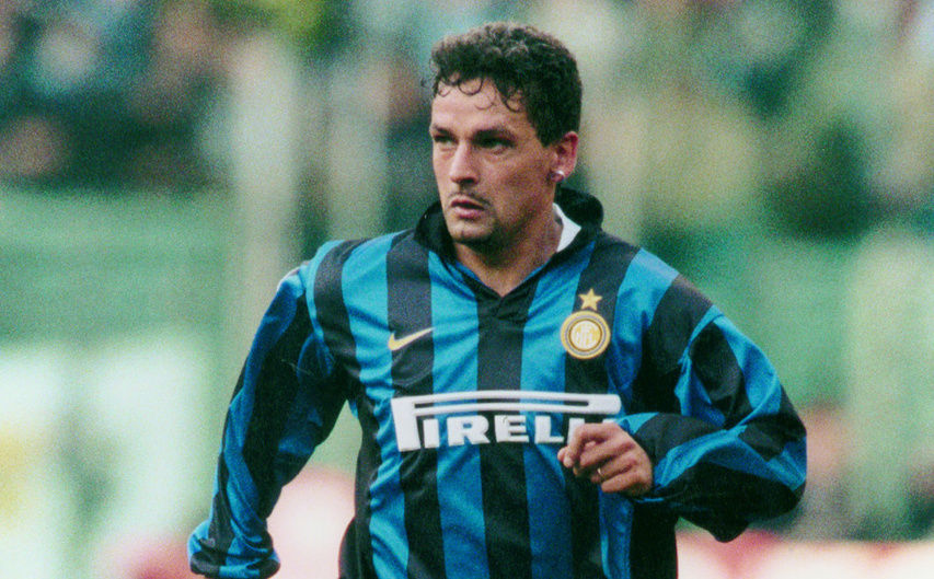 Roberto Baggio - Artilheiro italiano jamais foi campeão de uma Copa do Mundo. O craque ganhou o prêmio de melhor jogador do mundo pela FIFA em 1993 e foi o melhor jogador europeu nos anos: 1990, 1991, 1993 e 1994.