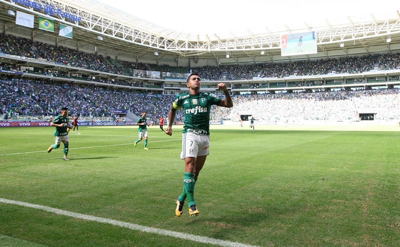 LÍDER EM JOGOS NO ALLIANZ PARQUE - Dudu é o rei da arena do Palmeiras. Para começar, ninguém jogou mais vezes do que ele no local: 127 partidas contra 86 do vice-líder, Fernando Prass.