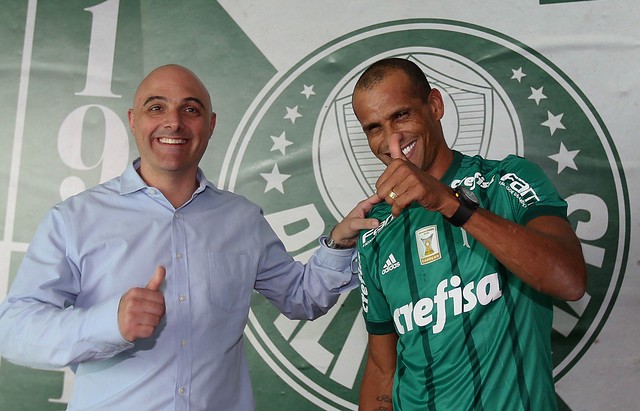 Rivaldo nunca escondeu sua gratidão ao Palmeiras, fazendo visitas e atuando pelo time de lendas sempre que pode. Em 2015, na despedida do Alex, atuou pela primeira vez no Allianz Parque e escreveu em seu Facebook: "Muito obrigado a todos pelo carinho que tiveram comigo no lindo estádio Allianz Parque. Tenho um carinho muito grande pelo Palmeiras, onde tive muitas alegrias e conquistas".