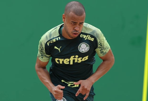 No Palmeiras desde 2017, o lateral-direito Mayke renovou, no ano passado, até 31 de dezembro de 2023.