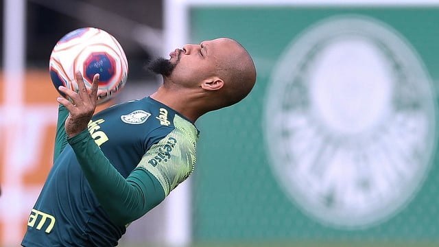 Capitão do time, Felipe Melo está no Palmeiras desde 2017 e, no ano passado, renovou até 31 de dezembro de 2021.