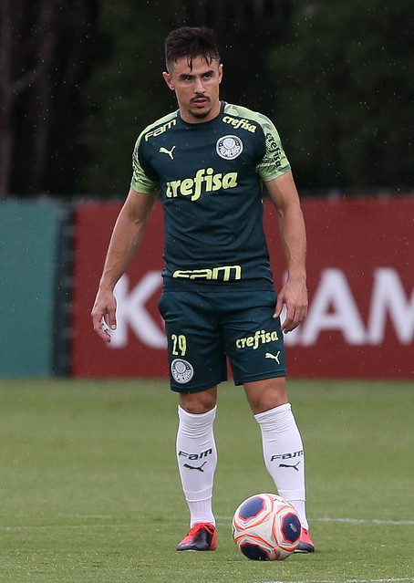 No Palmeiras desde 2017, o atacante Willian renovou seu contrato, em 2018, até 31 de dezembro de 2021.