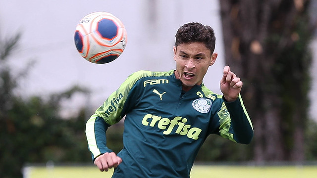 Contratado em 2018, o lateral-esquerdo Diogo Barbosa tem contrato até 25 de dezembro de 2022.