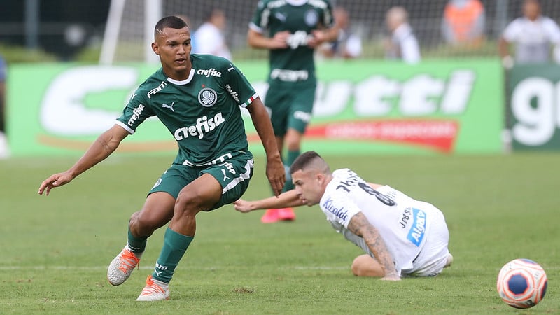 Gabriel Veron (18 anos) - Clube: Palmeiras - Posição: atacante - Valor de mercado: 18  milhões de euros.