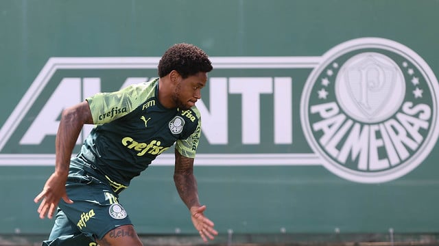 DESFALQUE - Luiz Adriano: Teve diagnosticada uma lesão na coxa esquerda, sofrida contra o Goiás, e não tem prazo para retornar.