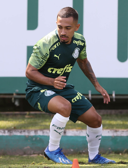 18 de março: O meia Alan foi outro a renovar com o Palmeiras. O jogador de 20 anos, formado na base do clube e usado só na Florida Cup nesta temporada, assinou até 2023.