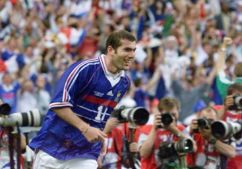 França - O bicampeonato mundial da seleção francesa foi sem qualquer derrota, com ótimas campanhas. Em 1998 (6 vitórias e 1 empate) e em 2018 (6 vitórias e 1 empate)