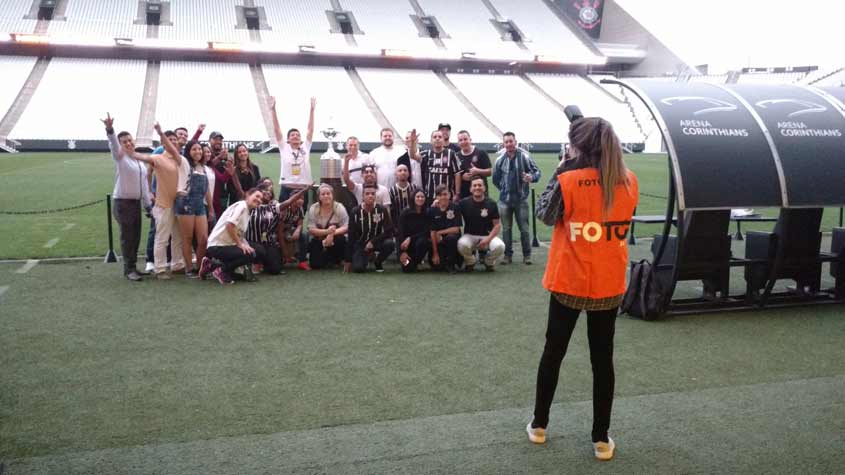 A Arena Corinthians, que está fechada desde o dia 15 de março por conta da pandemia do novo coronavírus, lançou uma promoção para a reabertura pós-quarentena. O torcedor que comprar ingressos até o dia 10 de maio poderá levar um acompanhante de graça em sua visita, que pode ser agendada até 30 de dezembro de 2020.