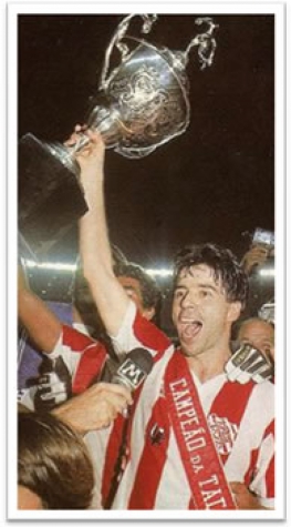 Mauro Galvão - O zagueiro jogou com a camisa alvirrubra em 1986 e 1987. Foi chamado pelo técnico Paulo César Carpegiane para ser o xerife do até então, vice-campeão brasileiro. O Bangu não conseguiu o título, porém Mauro foi convocado para a Copa do Mundo de 1986. Em 1987, foi campeão da Taça Rio pelo alvirrubro.