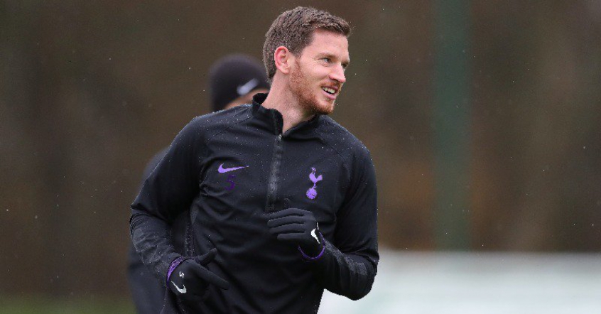 FECHADO - O Tottenham anunciou a renovação de contrato com o zagueiro Vertonghen até o final da temporada. Ele tinha acordo com os Spurs somente até o fim de junho.