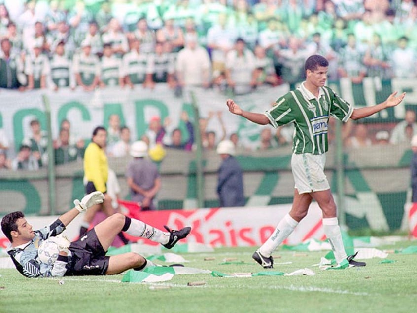 Em 1994, quando o Campeonato Brasileiro era disputado em esquema de mata-mata, a primeira final acabou 3 a 1 para o alviverde, com show e dois gols de Rivaldo, que, até o fim do primeiro semestre daquele ano, estava no rival.