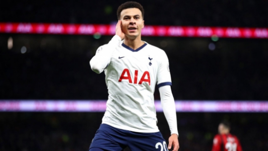 10 – Dele Alli; O meia do Tottenham vem caindo muito de produção. Fora as polêmicas, o valor de mercado hoje de Dele Alli está em torno de R$ 386 milhões. No entanto, ele vinha caindo de valor no mercado gradualmente. Sua mais recente desvalorização ficou em torno de 30%.