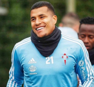 ESQUENTOU - Em alta no Celta de Vigo, Jeison Murillo vive um momento de decisão na carreira. Com o contrato junto ao time espanhol até o meio do ano, o colombiano trabalha nos bastidores para renovar o seu vínculo. Atualmente, seus direitos federativos pertencem a Sampdoria, que já colocou as cartas na mesa e pede 16 milhões de euros (R$ 90 milhões) para liberar o sul-americano em definitivo.