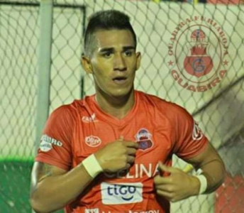ESQUENTOU - O mercado da bola segue com suas especulações onde, em uma delas, o jovem atacante boliviano Kevin Ríos, do semiprofissional FATIC, pode rumar ao Panamá para defender o Atlético Chiriquí.