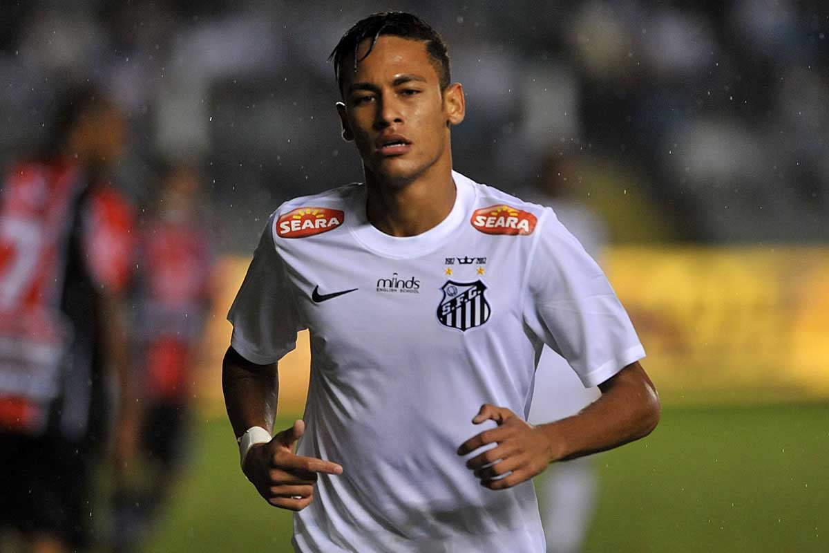 1º lugar - Neymar: do Santos para o Barcelona-ESP, por 88,4 milhões de euros.