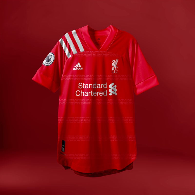 Camisa do Liverpool com Adidas (fornecedora atual: New Balance e trocando para Nike)
