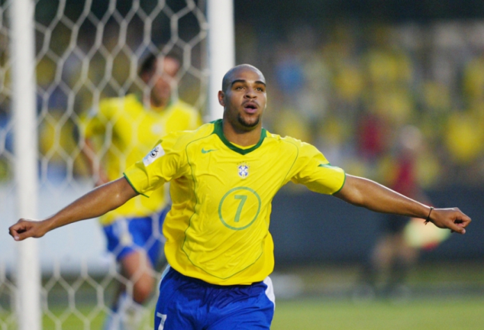 Adriano - O Imperador é o primeiro atacante da Seleção Brasileira LANCE!, com quatro votos recebidos. Adriano disputou 48 jogos pela Seleção e marcou 27 gols, sendo campeão da Copa América de 2004 e da Copa das Confederações de 2005.