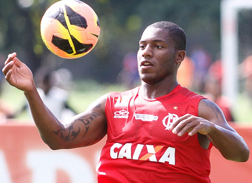 Amaral: era um importante "operário" daquele time campeão do Flamengo. Apelidado de "Pitbull da Nação", o volante marcou um belo gol no jogo de ida da final da Copa do Brasil que garantiu o empate no Paraná. Foi essencial para a conquista do título.