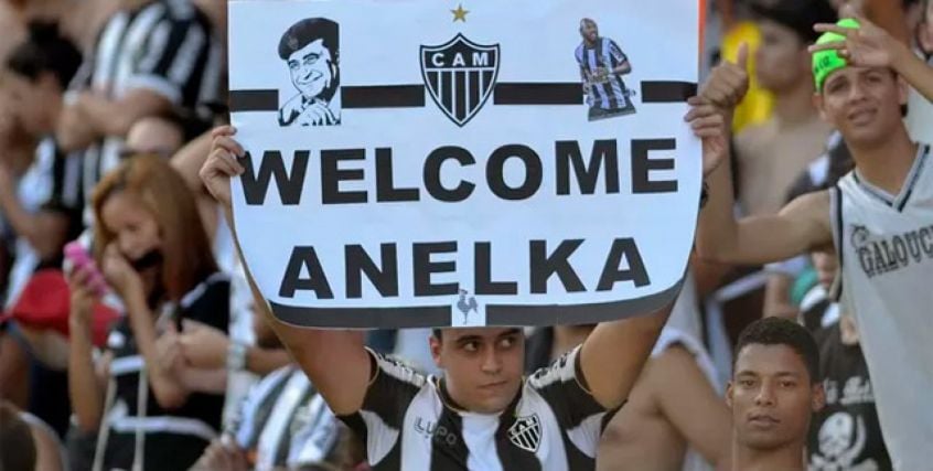 Em 2014, o então mandatário do Atlético-MG, Alexandre Kalil anunciou: "ANELKA é do Galo!". Em seu site oficial, o clube chegou a inclui-lo no elenco e, segundo Kalil, havia uma negociação entre ambas as partes. No entanto, após semanas de rumores, tudo chegou ao fim.